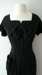 bow on 50's dress